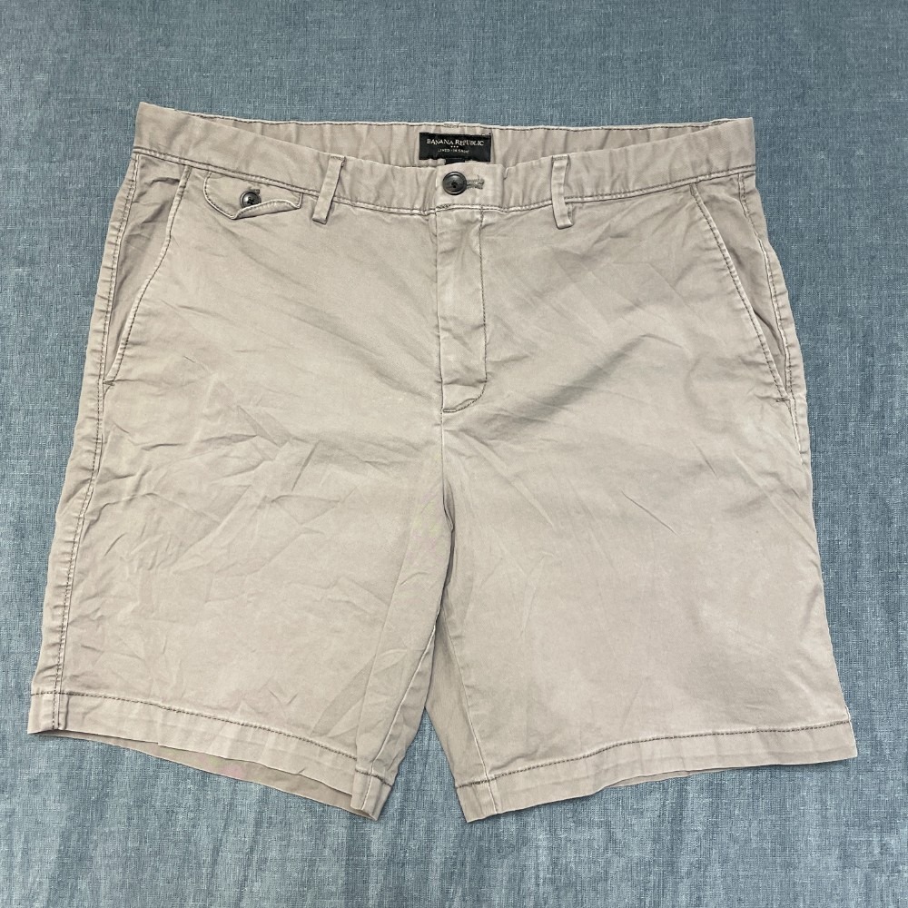 Banana Republic Lived In Chino Shorts Mens 37 Gray Flat Front Performance Golf